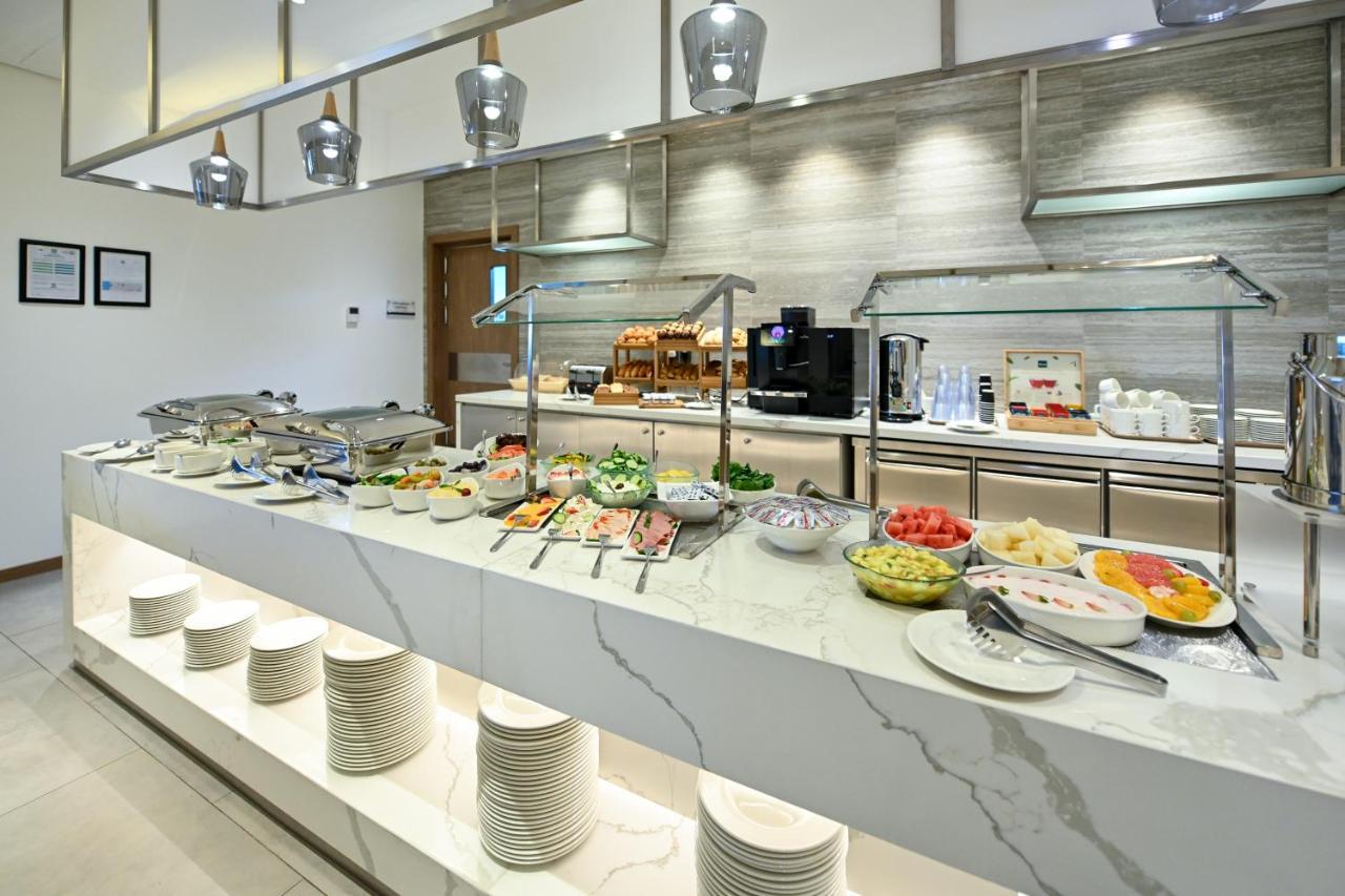 Comfort Hotel Jeddah King Road מראה חיצוני תמונה