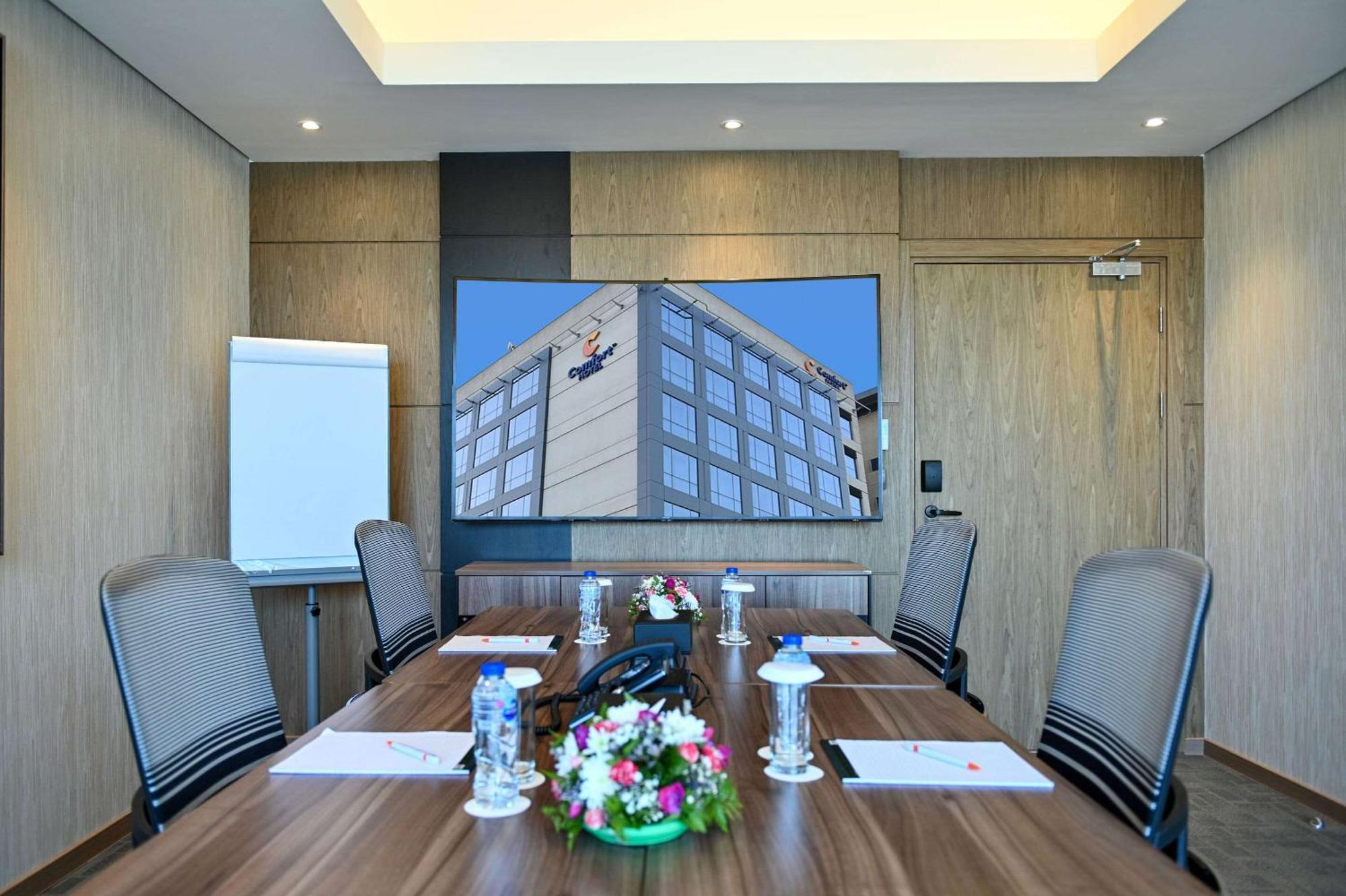Comfort Hotel Jeddah King Road מראה חיצוני תמונה